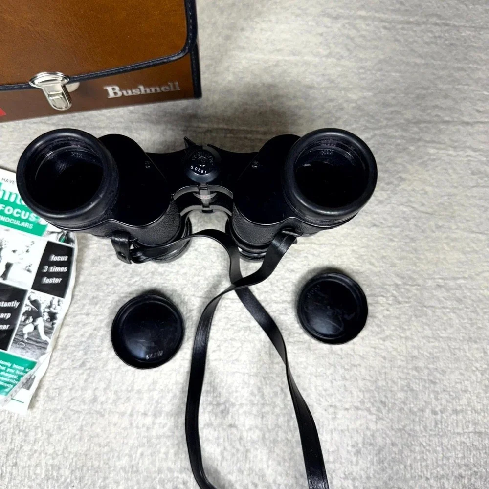 Bushnell‎ Insta-Focus Binoculars w Rare Hard Cover Jack In The Box Case Vintage